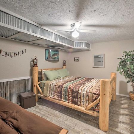 Lakefront Table Rock Home With Fire Pit! Golden エクステリア 写真