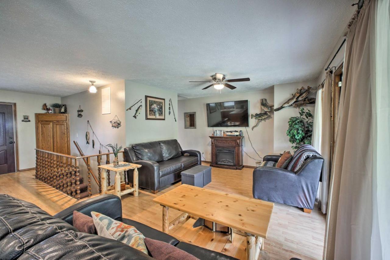Lakefront Table Rock Home With Fire Pit! Golden エクステリア 写真
