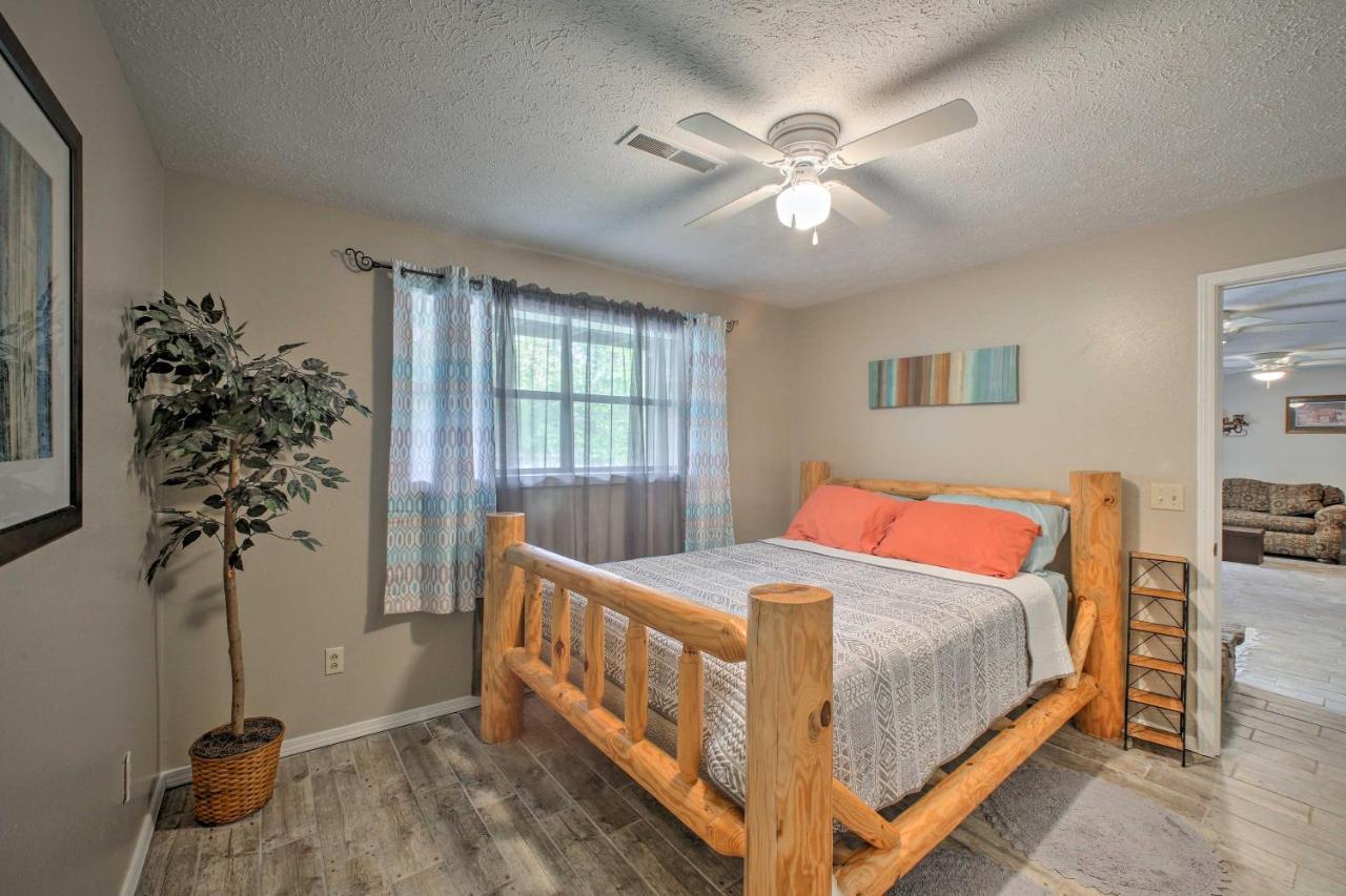 Lakefront Table Rock Home With Fire Pit! Golden エクステリア 写真